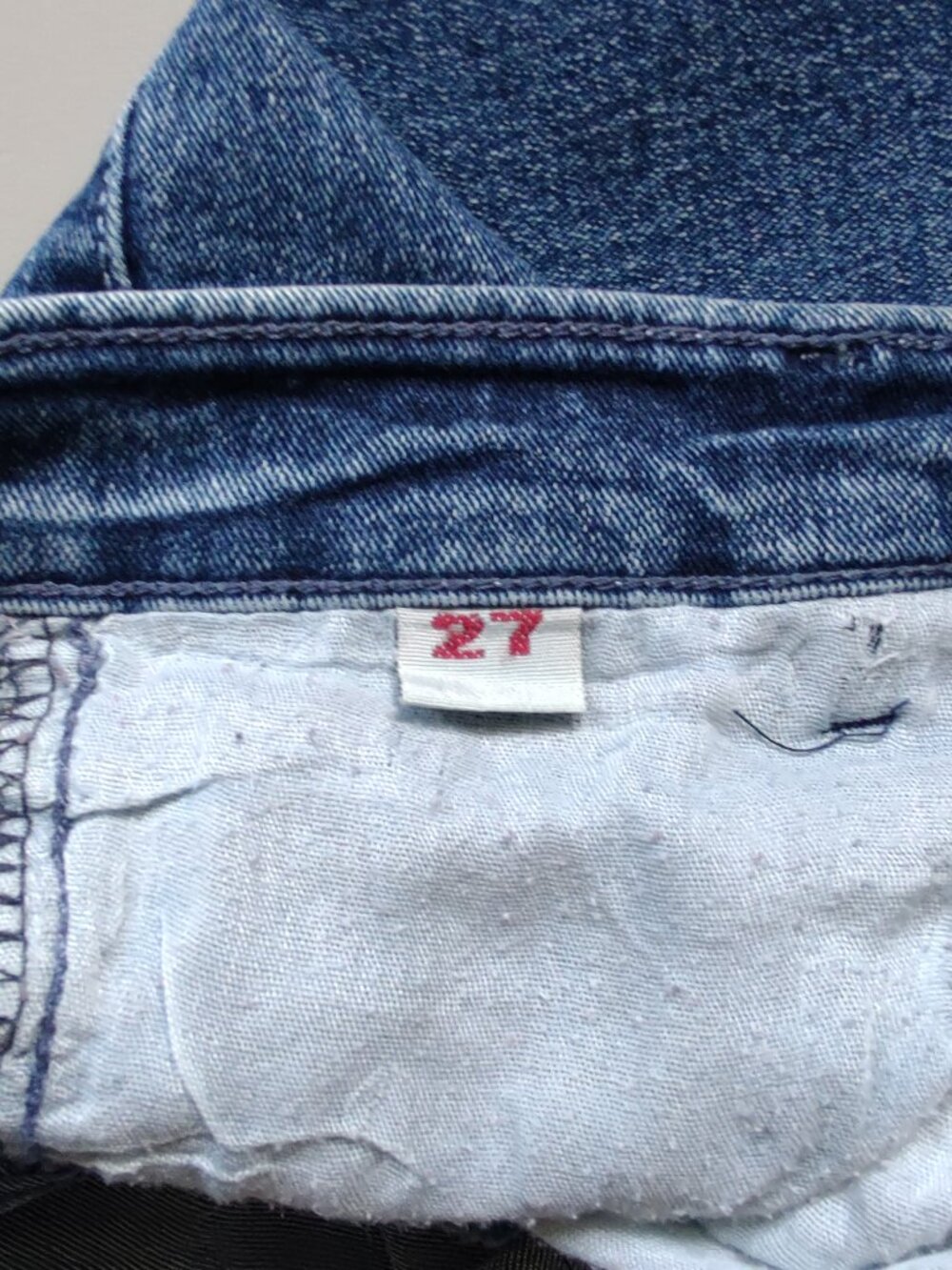 Embroidered blue jeans size XS permanent pressed boot cut - Picture 5 of 15